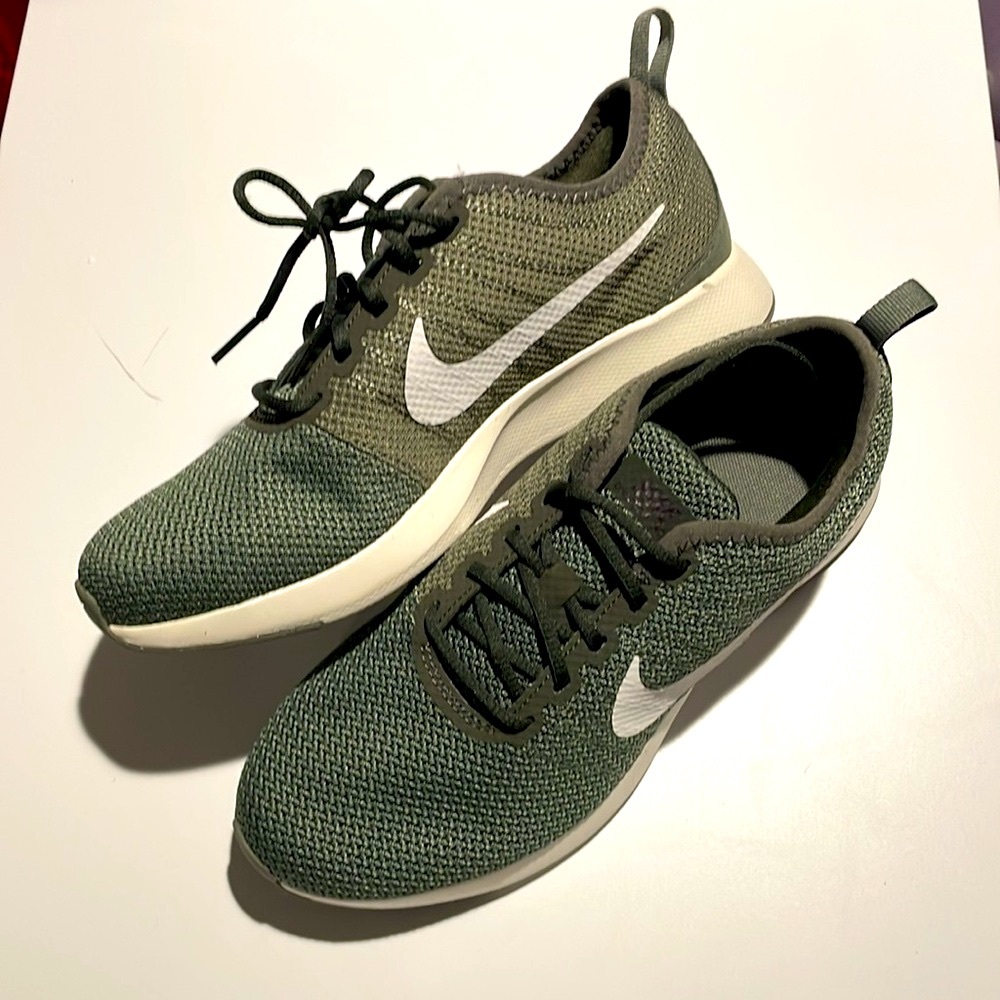 New Nike DualTone Racer Olive/Green Size 5Y